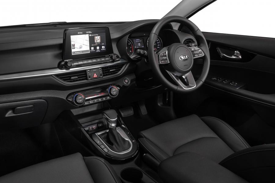 Интерьер Kia Cerato Hatch 2.0 Sport Plus 2019 года  (AU) (фото 4 из 5)